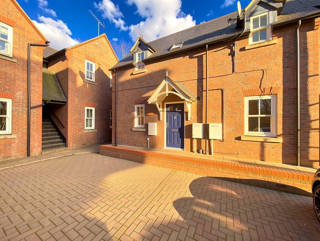 Property photo 1 of 5 Front