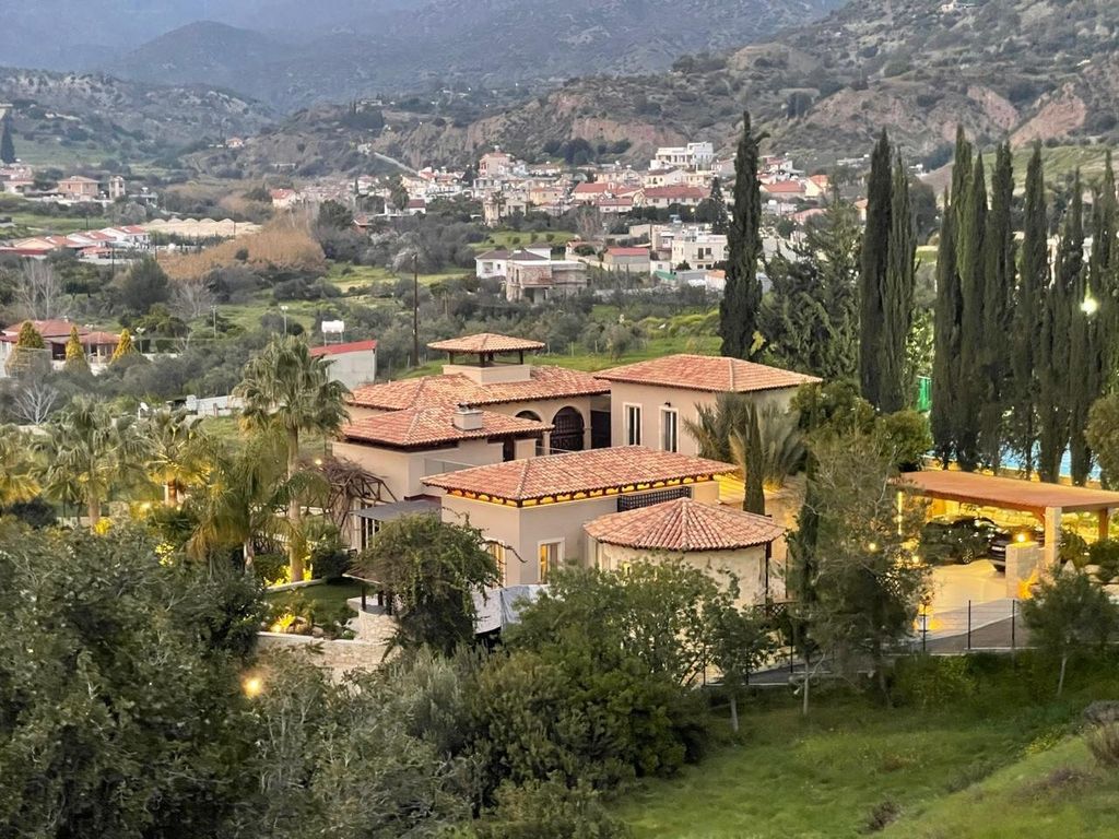 Property photo 1 of 22