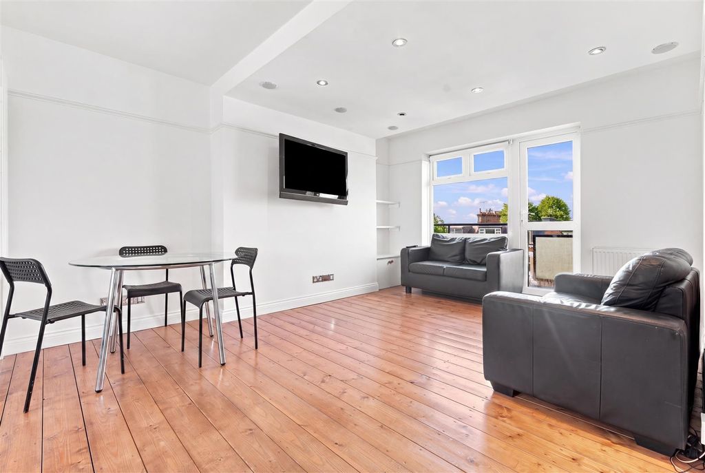 Property photo 3 of 17 3