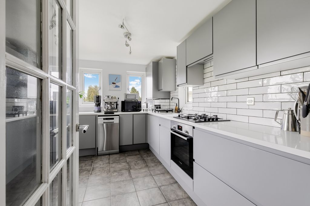 Property photo 2 of 7