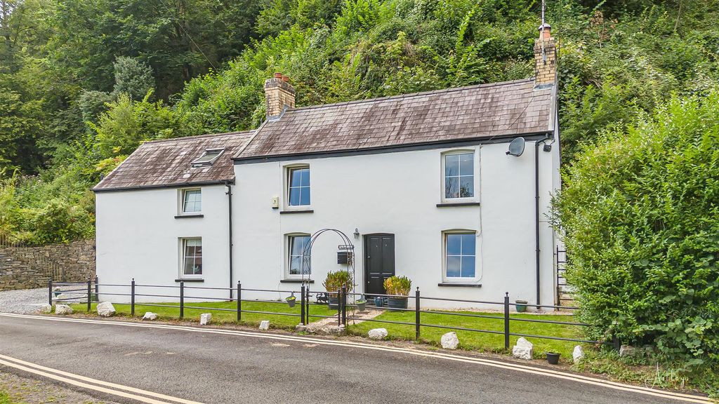 Property photo 1 of 27 3-Dji_20250808145352_0039_D.Jpg