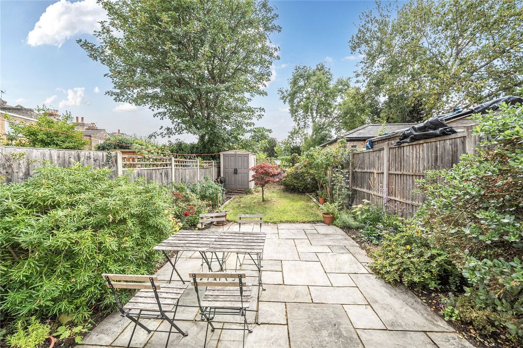 Property photo 2 of 17 Picture No. 31