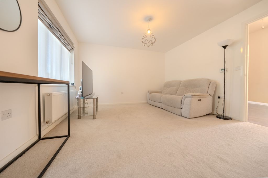 Property photo 3 of 13 Dsc08654-Hdr