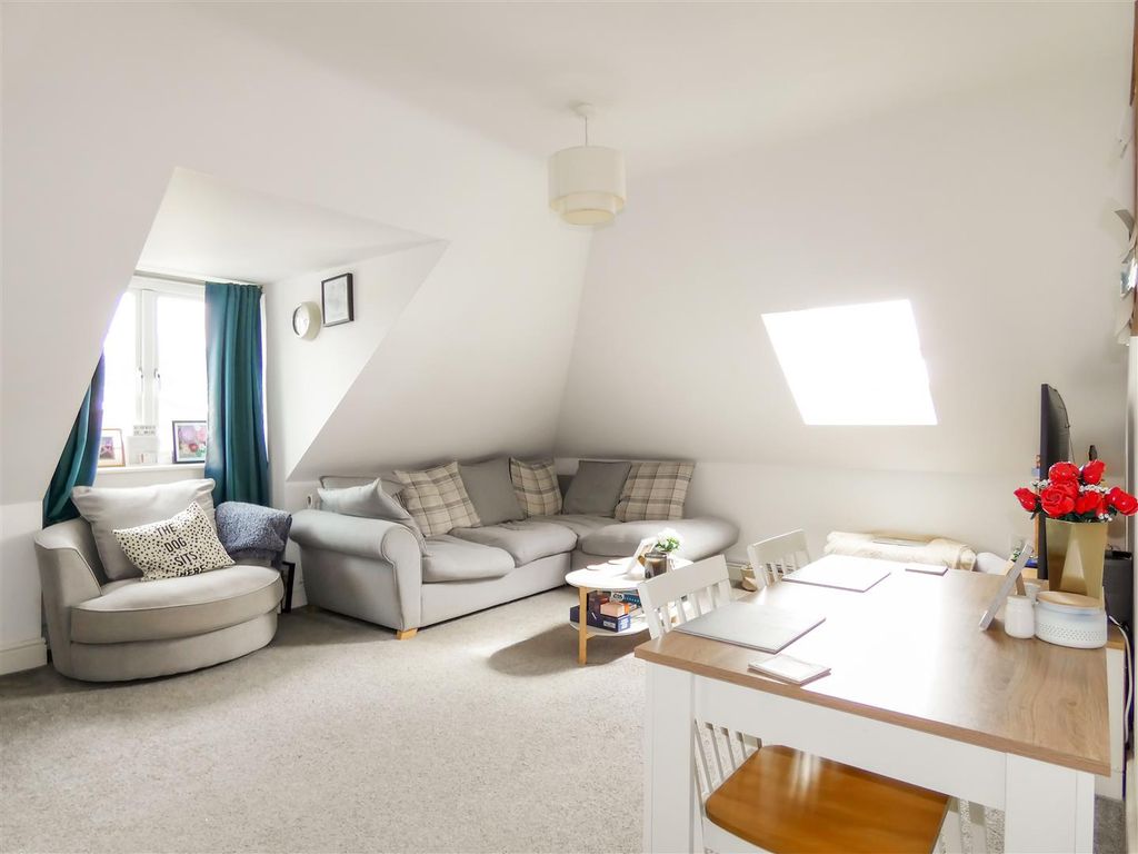Property photo 3 of 9 Open-Plan Living Area