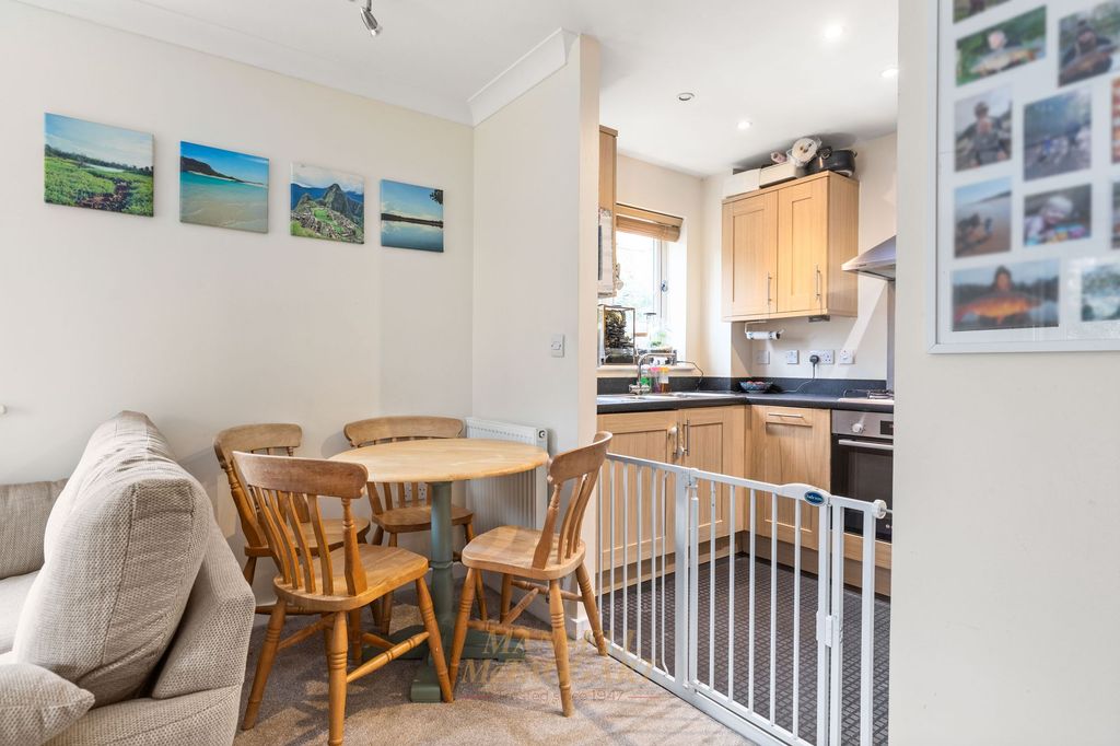 Additional image 6 of 2 bed flat for saleAlbion Way, Edenbridge TN8