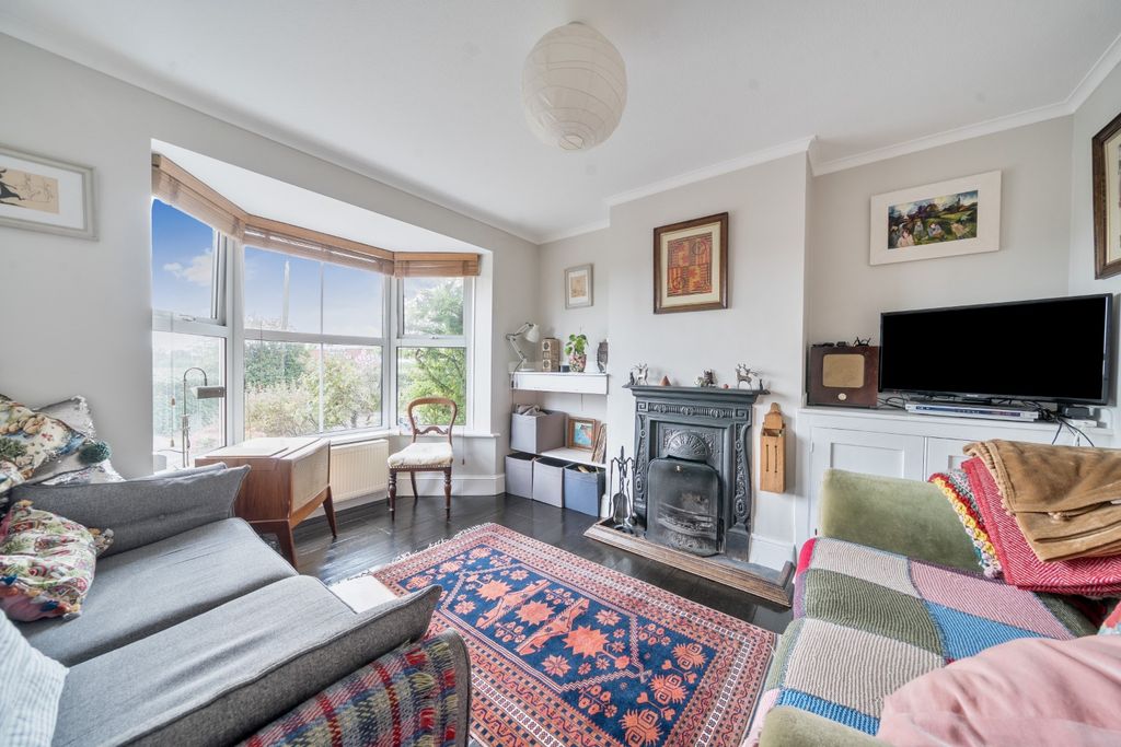 Property photo 2 of 25 4555632