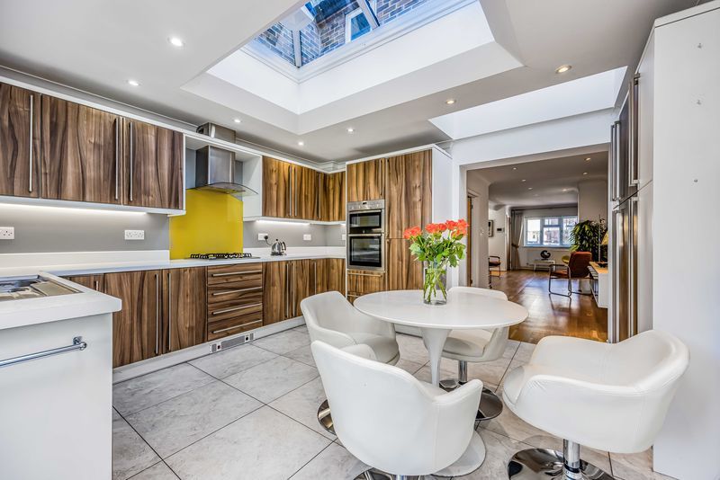 Property photo 2 of 25 Photo 18