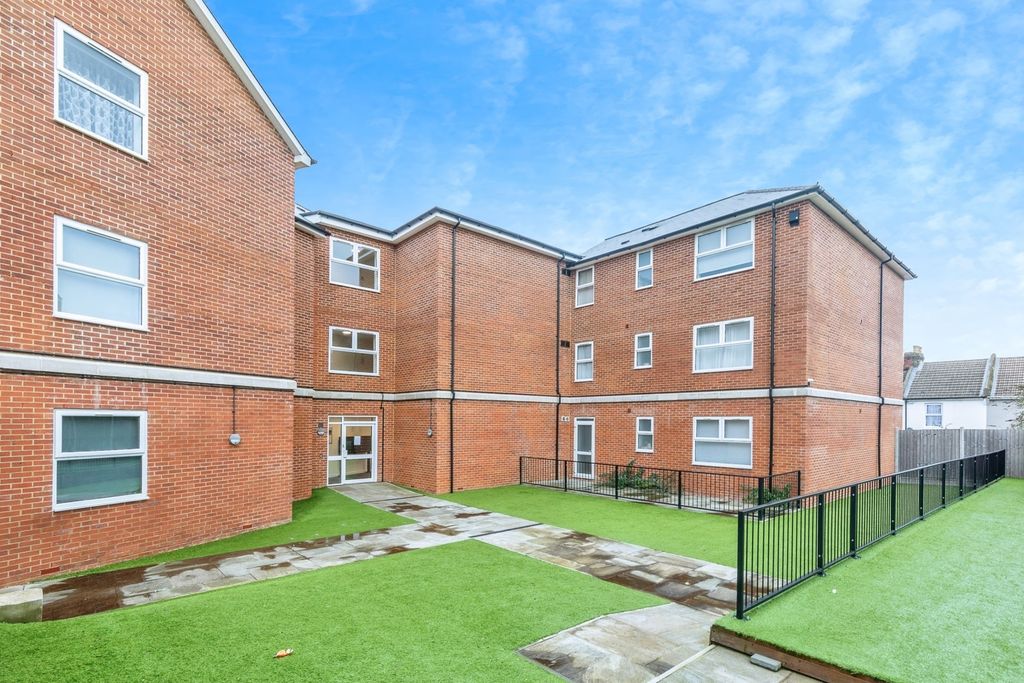 Property photo 3 of 13 Pbox-Img.Jpg