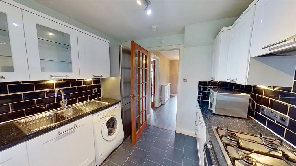 Property photo 2 of 15 Kitchen