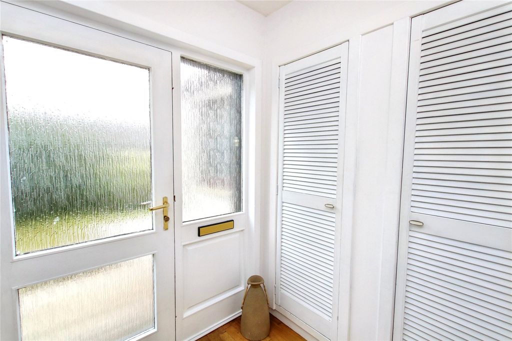 Property photo 3 of 23 Entrance Vestibule