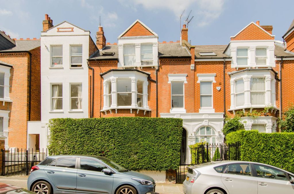 Property photo 1 of 8