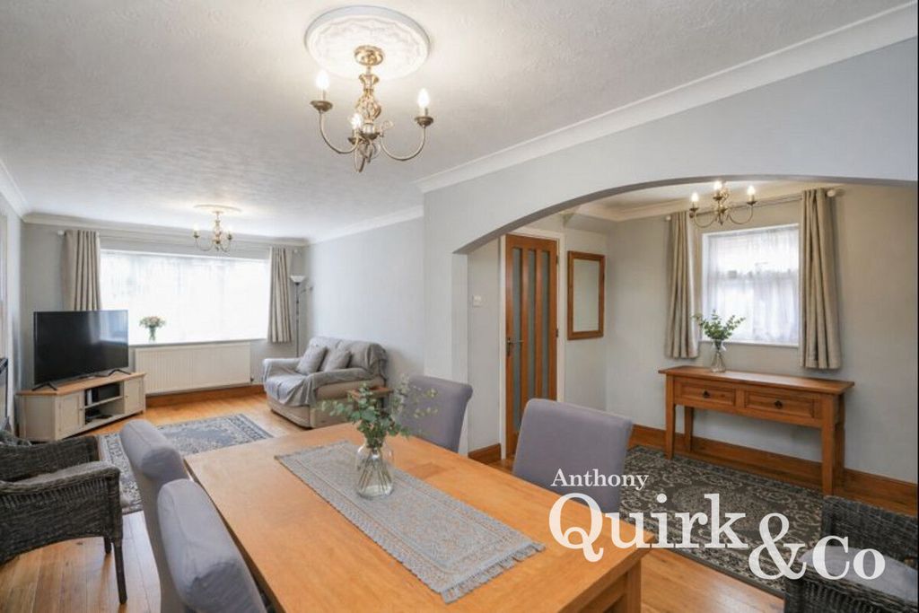 Property photo 2 of 20