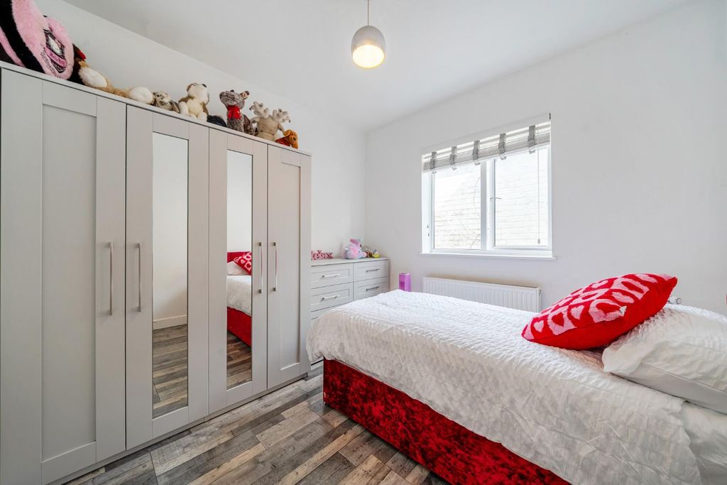 Additional image 13 of 5 bed chalet for saleDrayton Lane, Drayton, Portsmouth PO6