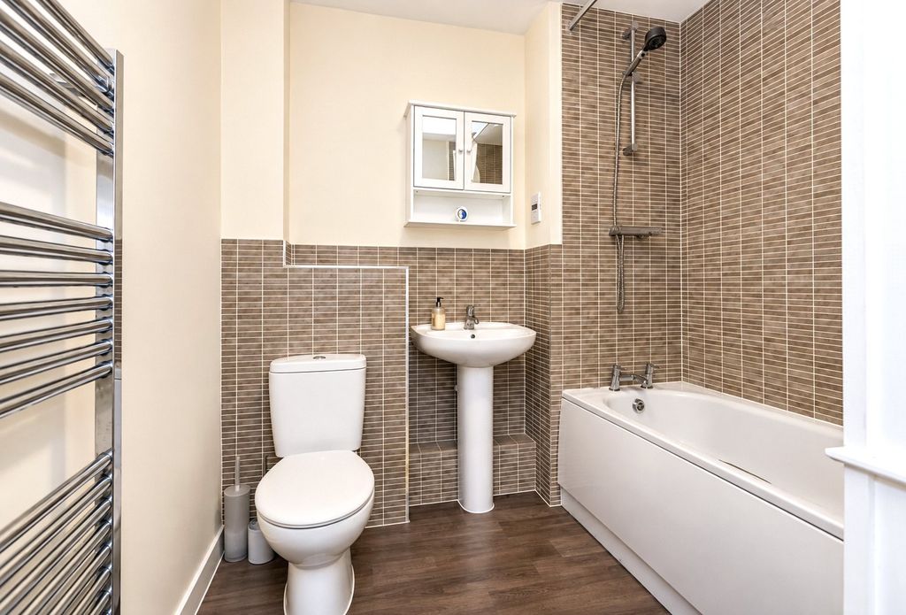 Property photo 3 of 10 Picture No. 12