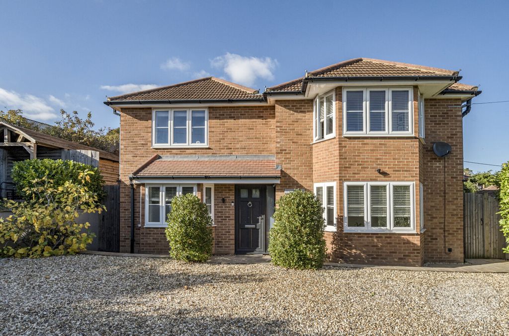 Property photo 1 of 18 2479510E-c484-417...