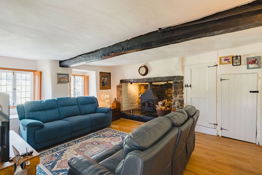 Property photo 2 of 29