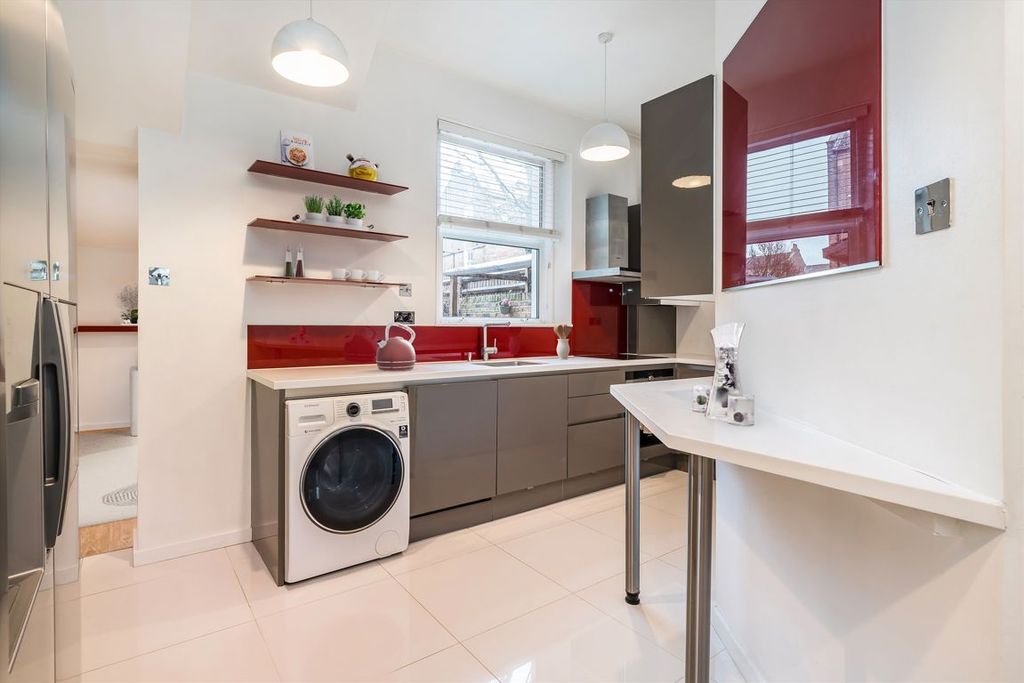 Property photo 3 of 8