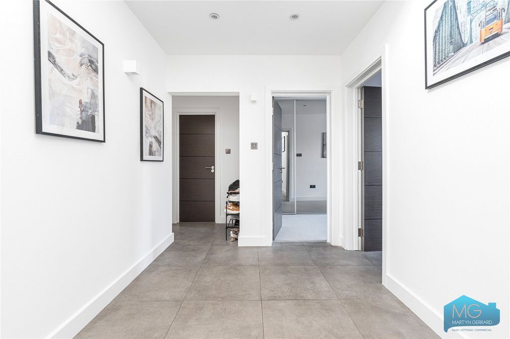 Property photo 3 of 13 Picture No. 14