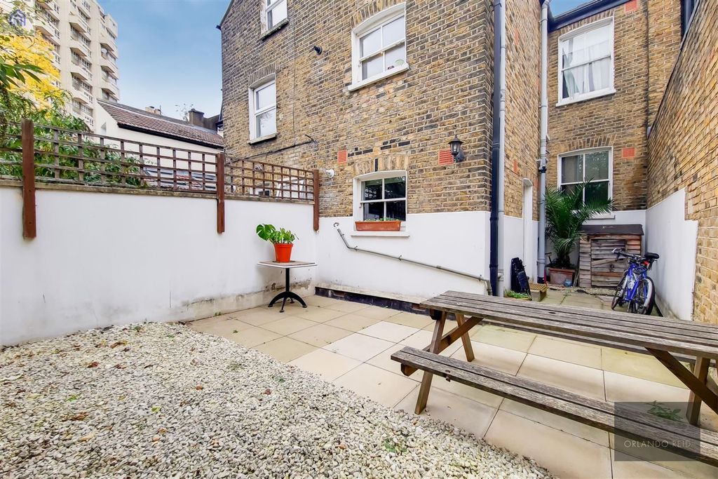 Property photo 2 of 8