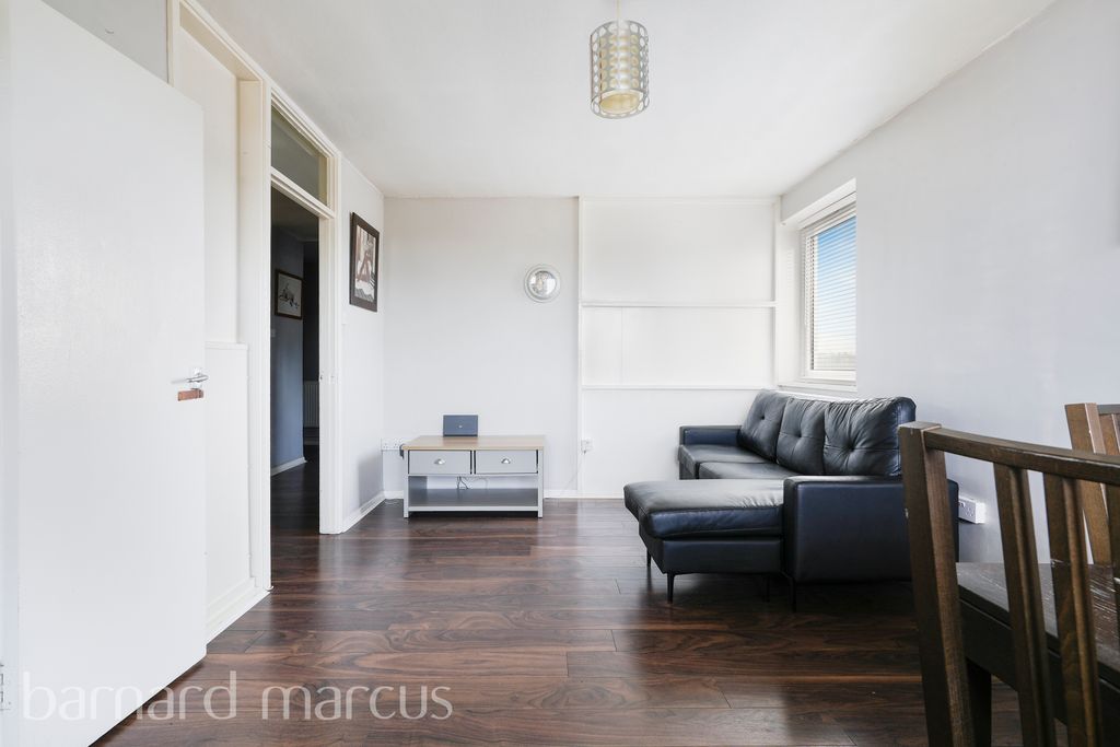 Property photo 2 of 9 Living Room