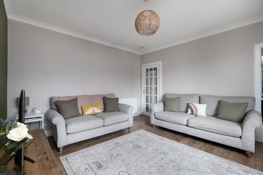 Property photo 3 of 10 Picture No. 02