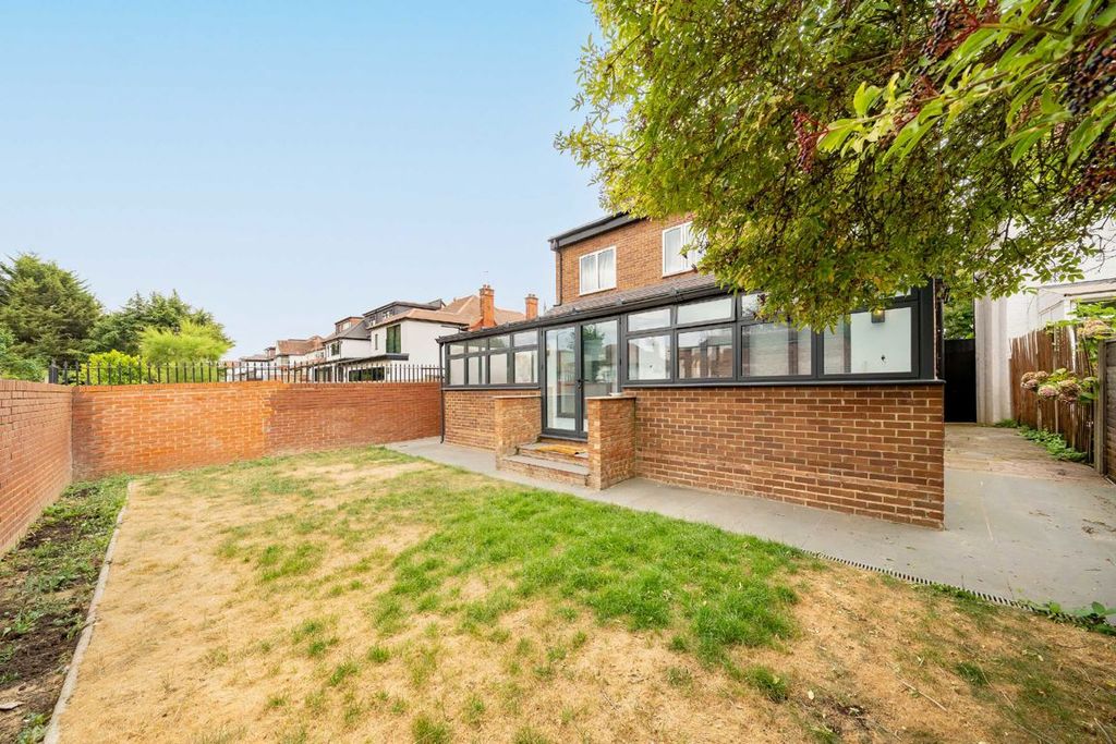 Property photo 3 of 7