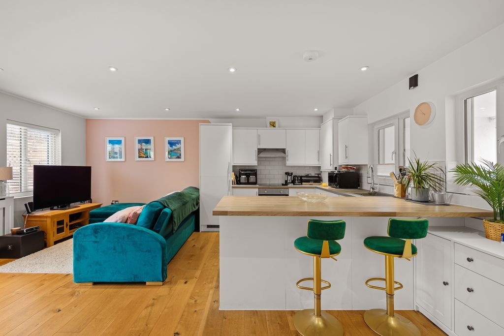 Property photo 2 of 10 094A3459