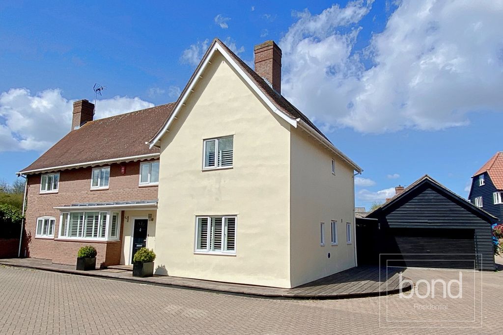 Property photo 1 of 24