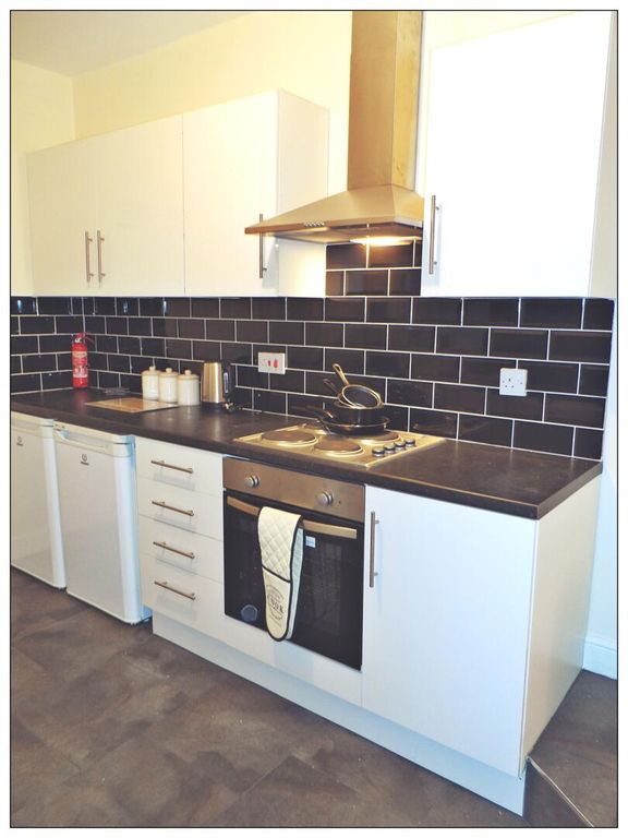 Property photo 1 of 5 Kitchen