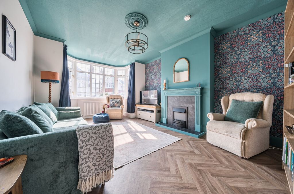 Property photo 2 of 21