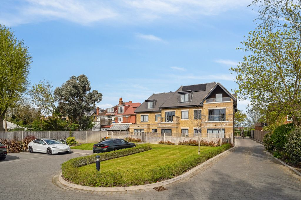 Property photo 2 of 14