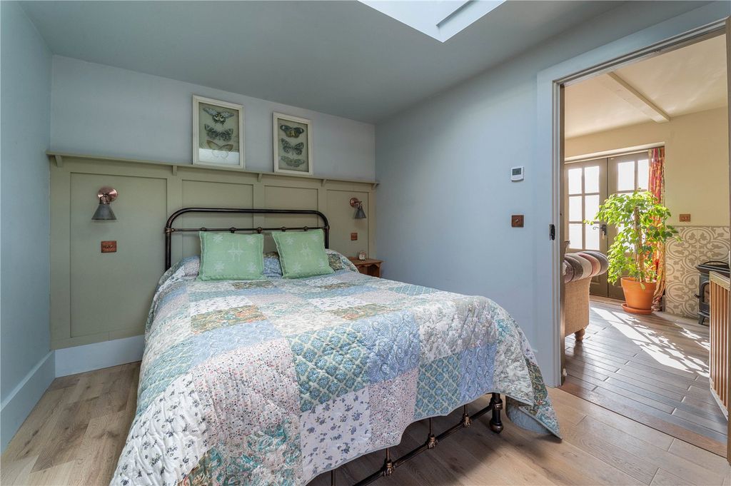 Property photo 3 of 33 Annexe Bedroom