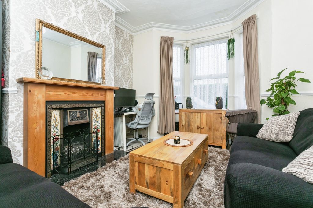 Property photo 3 of 17 Photography