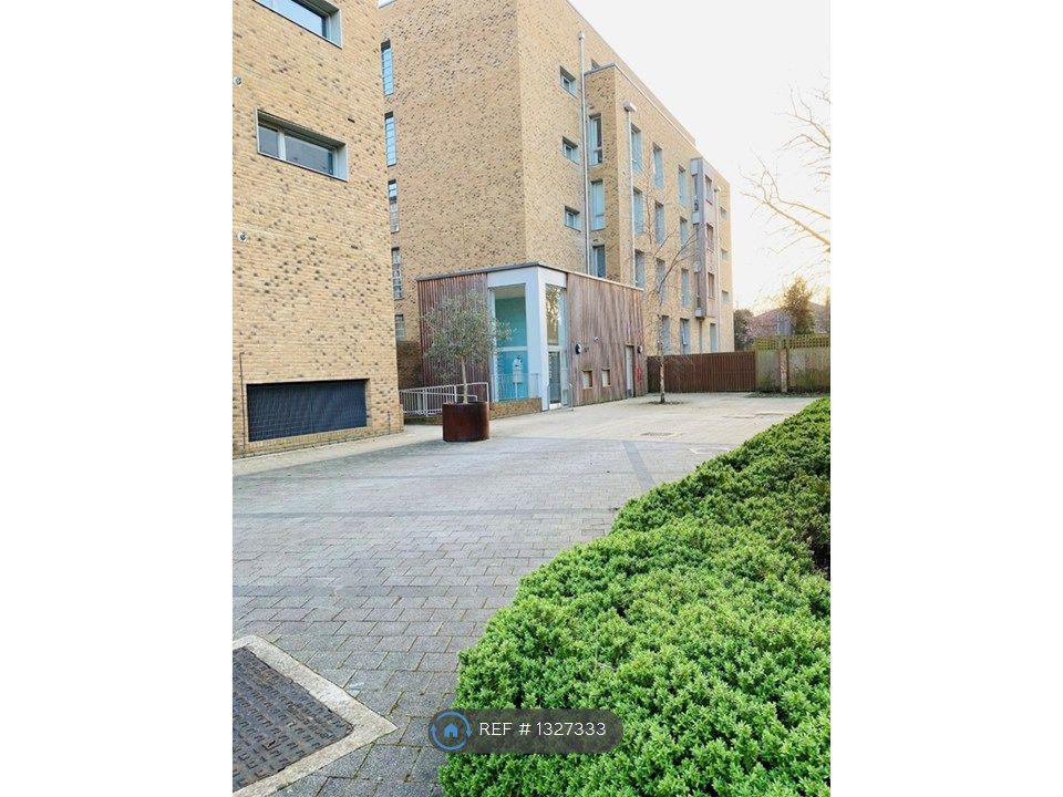 Property photo 2 of 10 Building Entrance