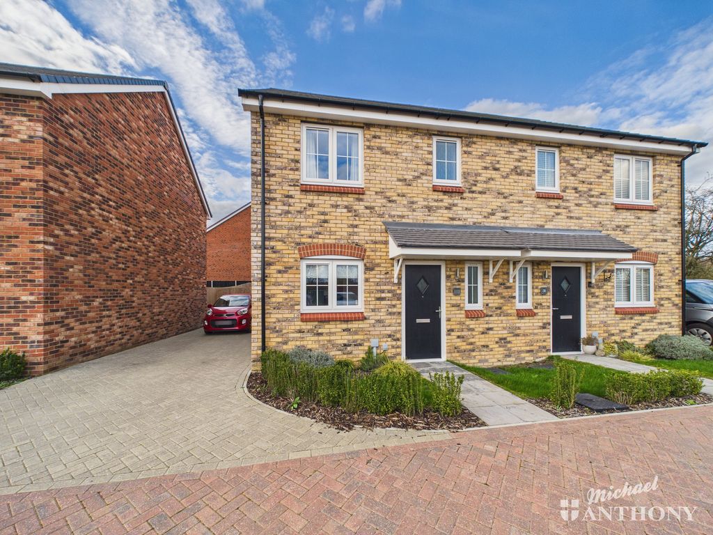 Property photo 1 of 13 Cam02773G0-Pr0411-Still021