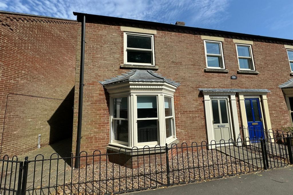 Property photo 1 of 12 (Main)