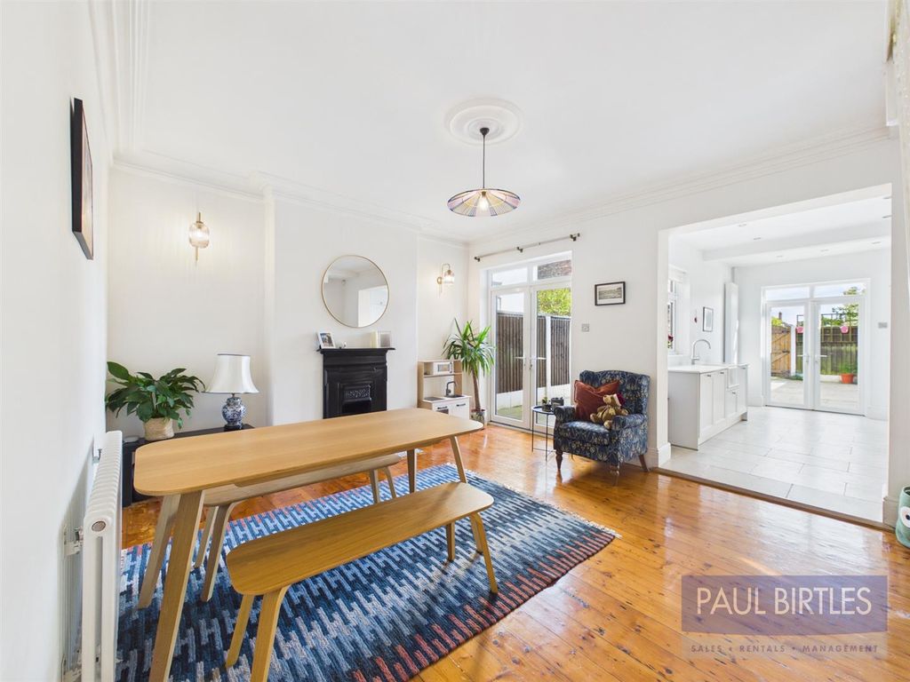 Property photo 2 of 30 Cam04378G0-Pr0341-Still026.Jpg