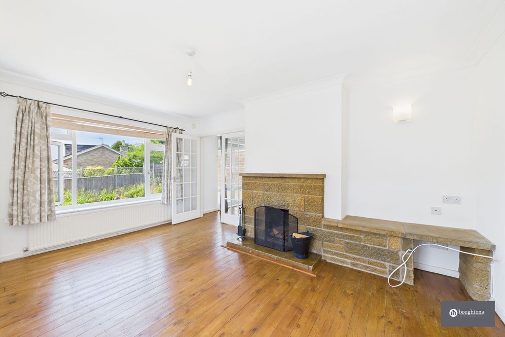 Property photo 2 of 25