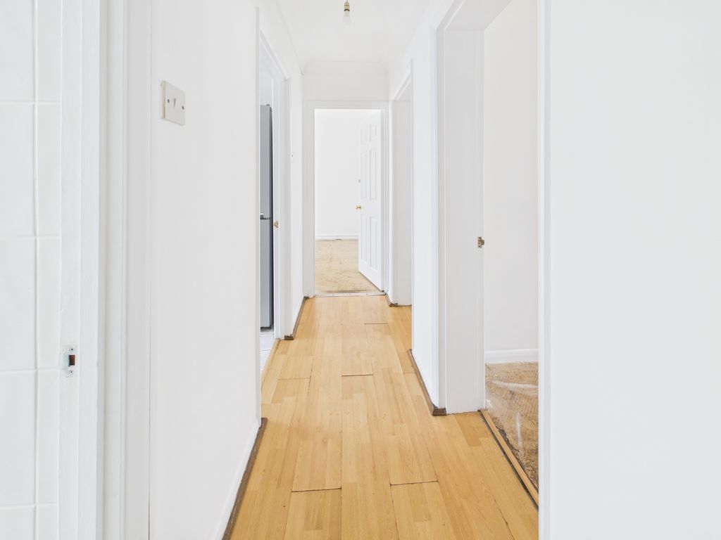 Property photo 3 of 8 Hallway
