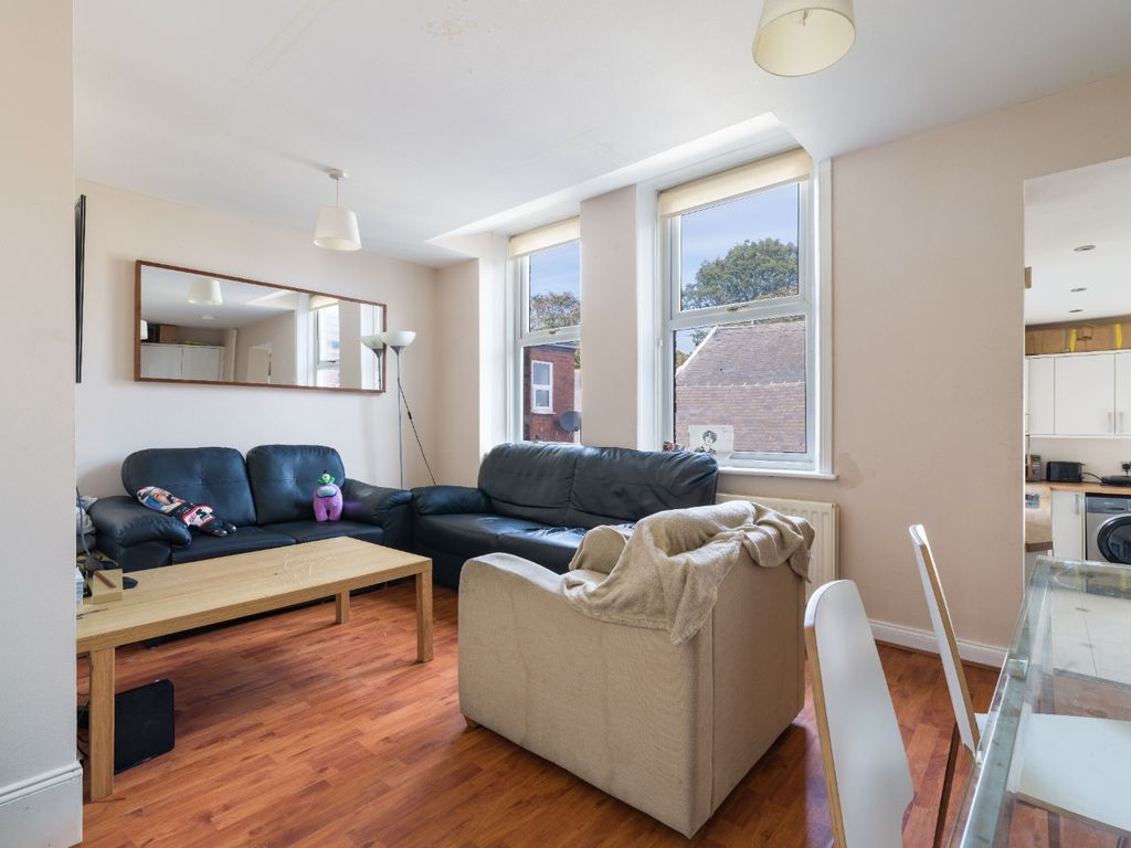 Property photo 3 of 12 3707643