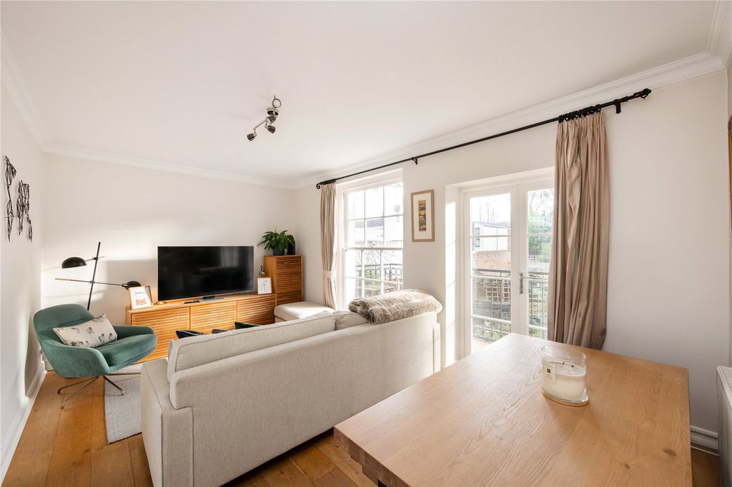 Property photo 2 of 17 Picture No. 02