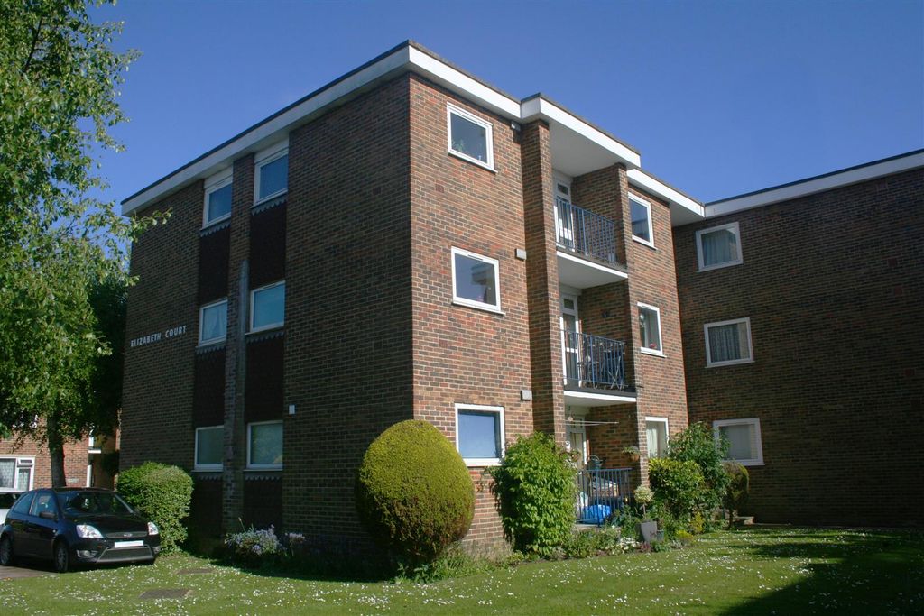 Property photo 1 of 9 Elizabeth Court 1.Jpg