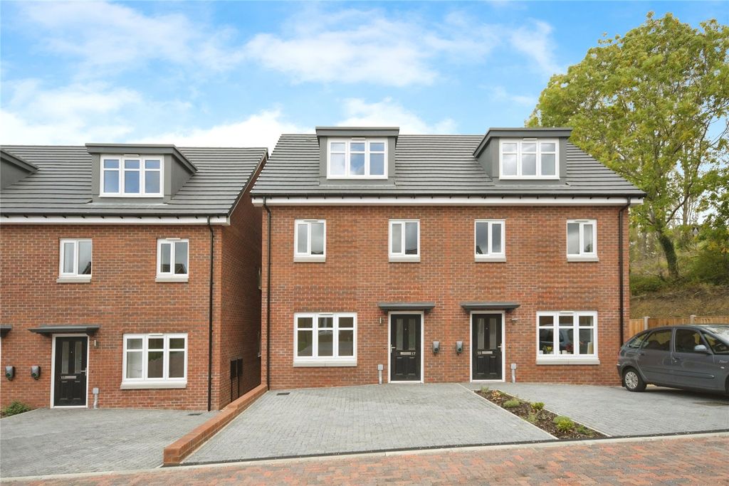 Property photo 1 of 9 The Priestley
