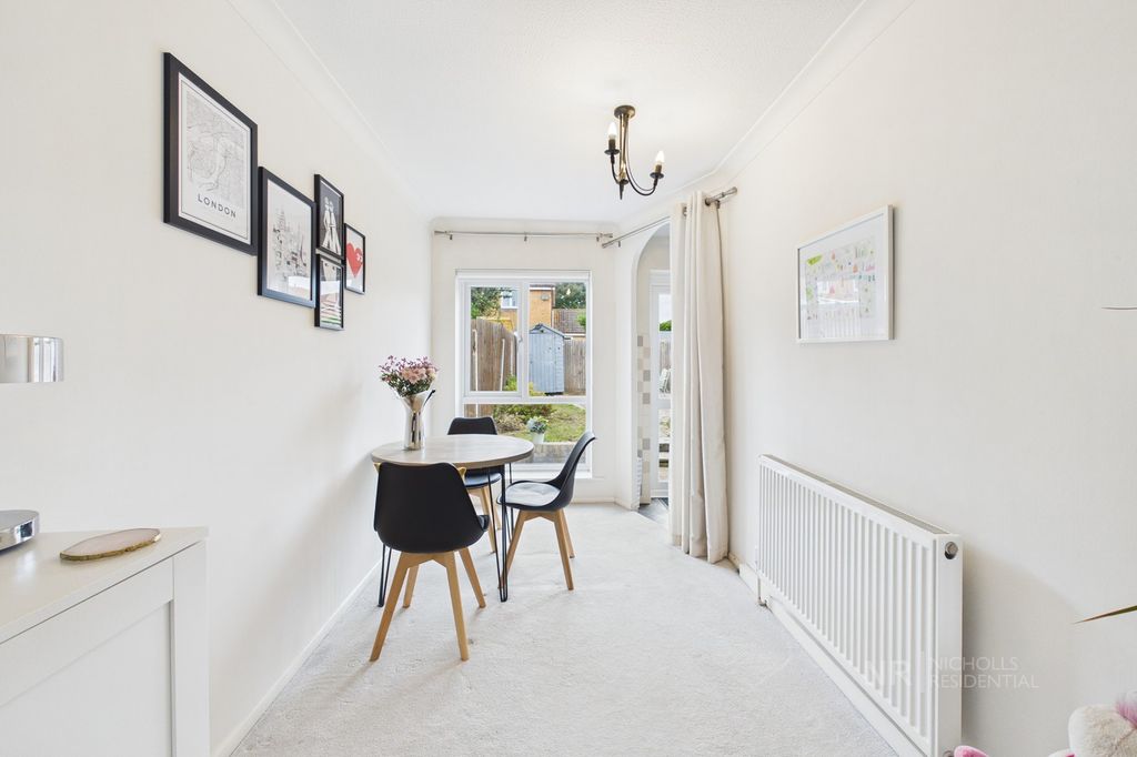 Property photo 3 of 19 Dining Area