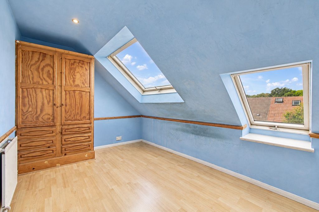 Property photo 3 of 11