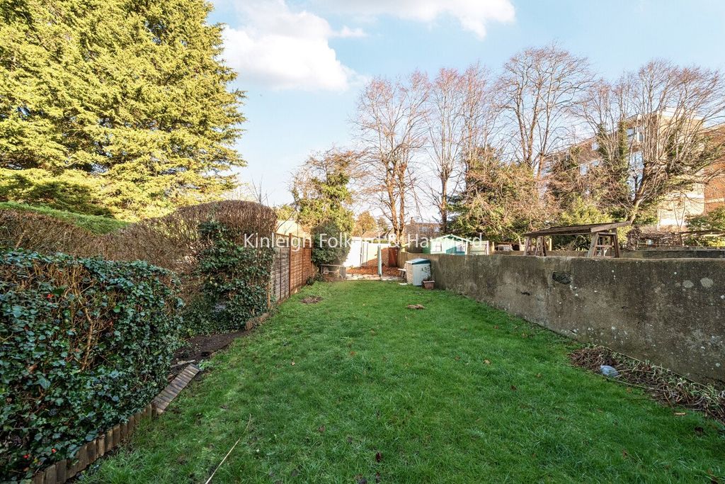 Property photo 2 of 11 Picture No. 15