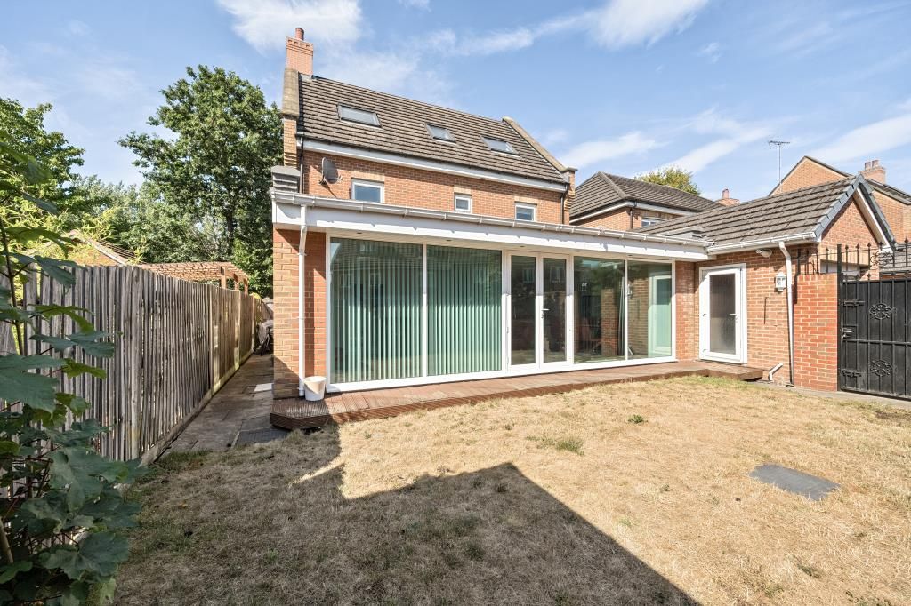 Property photo 3 of 21 Garden View