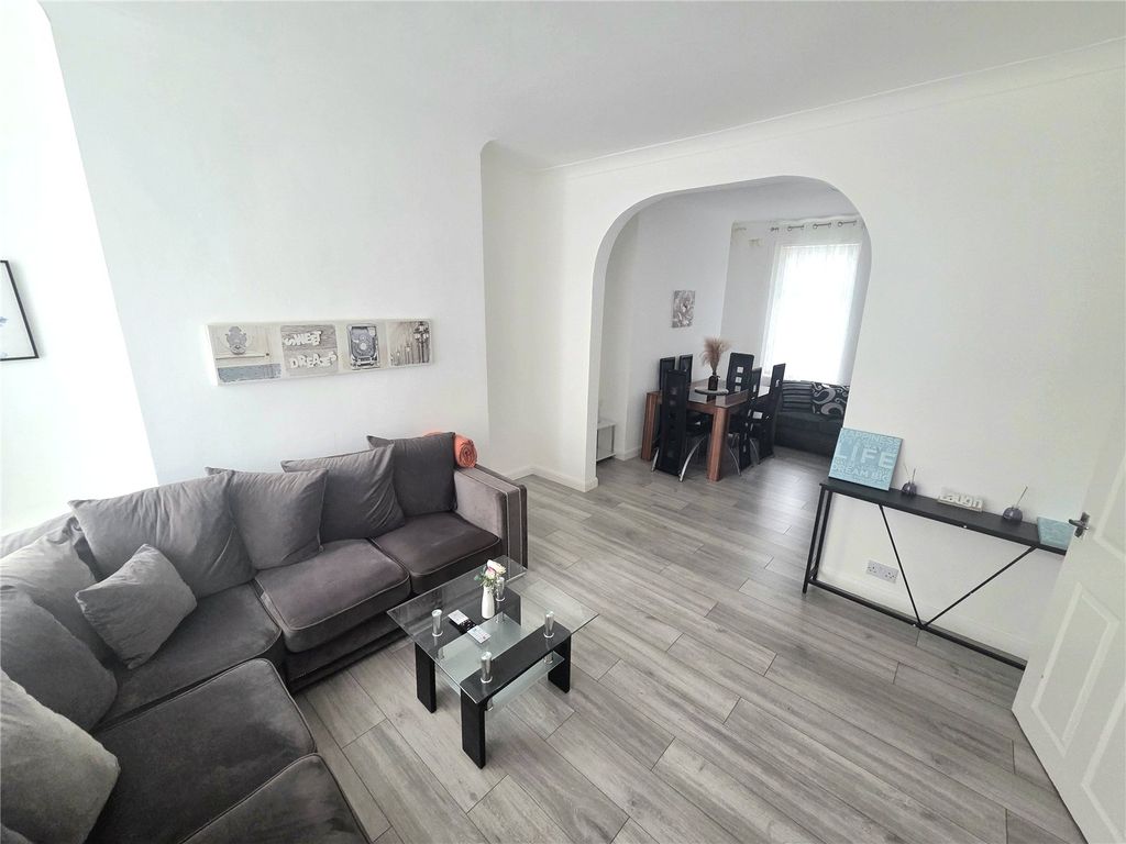 Property photo 3 of 19 Picture No. 22