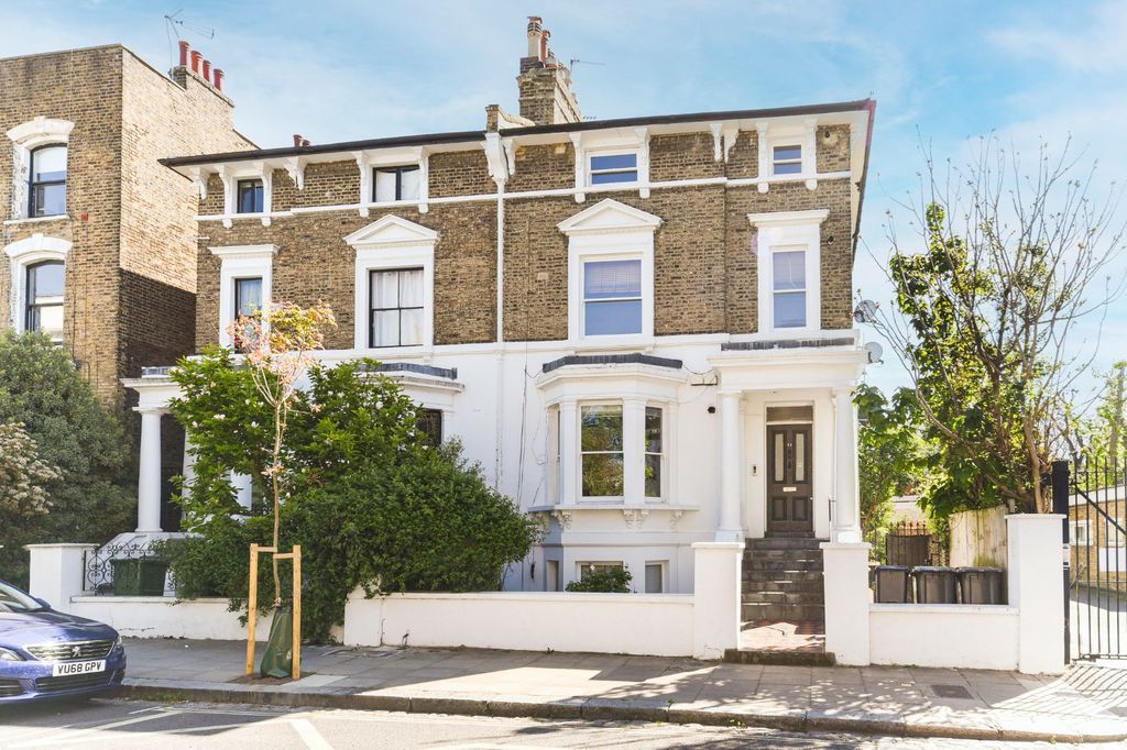 Property photo 1 of 9