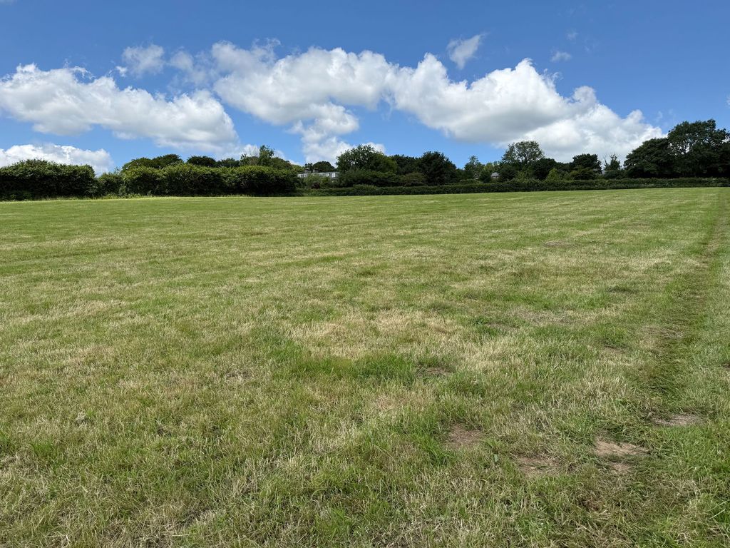 Property photo 3 of 13